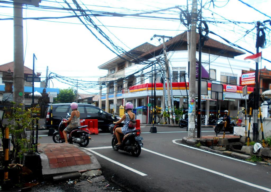 Reddoorz At Kerobokan Seminyak 2 Екстер'єр фото