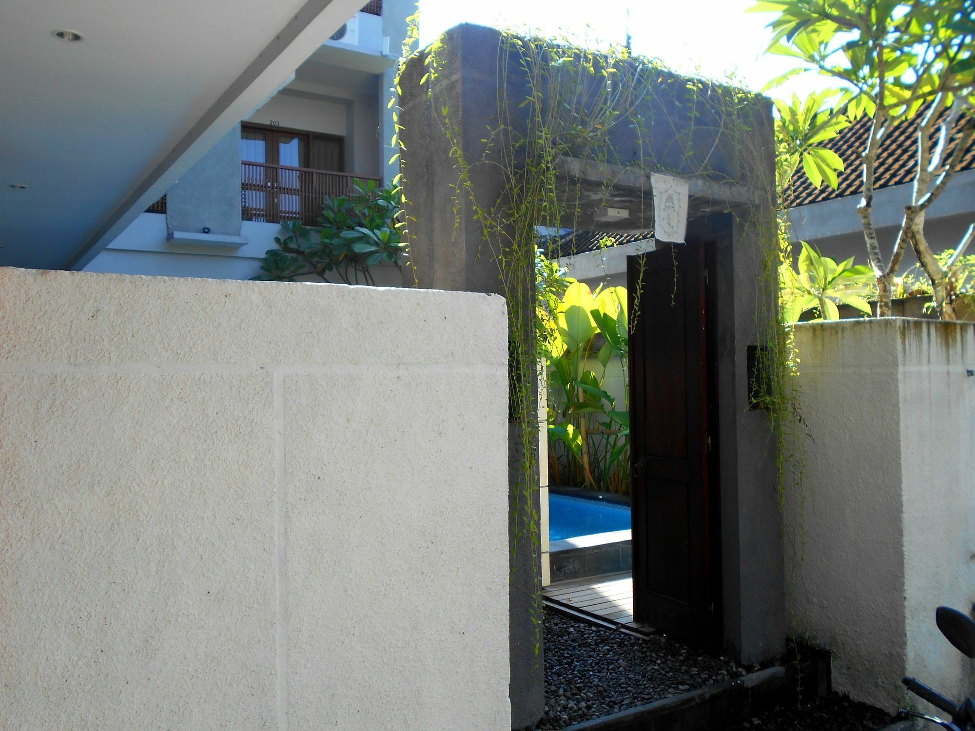 Reddoorz At Kerobokan Seminyak 2 Екстер'єр фото